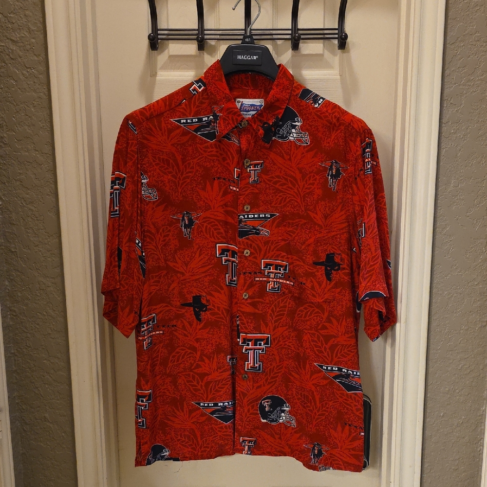 Reyn Spooner Red and Black Graphic Men's Button Down Shirt